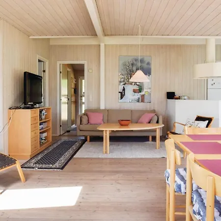 Three-bedroom Holiday In Holiday home Humble