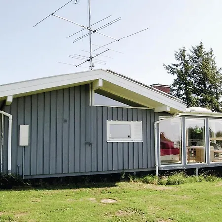 Three-bedroom Holiday In Dom wakacyjny Nordenbro Vesteregn