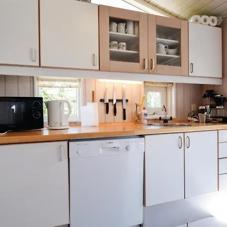 Dom wakacyjny Three-bedroom Holiday In *